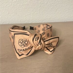 CC Camellia Tan and black Headband